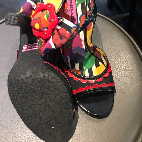 Betsy Johnson floral heels - Picture 3 of 3